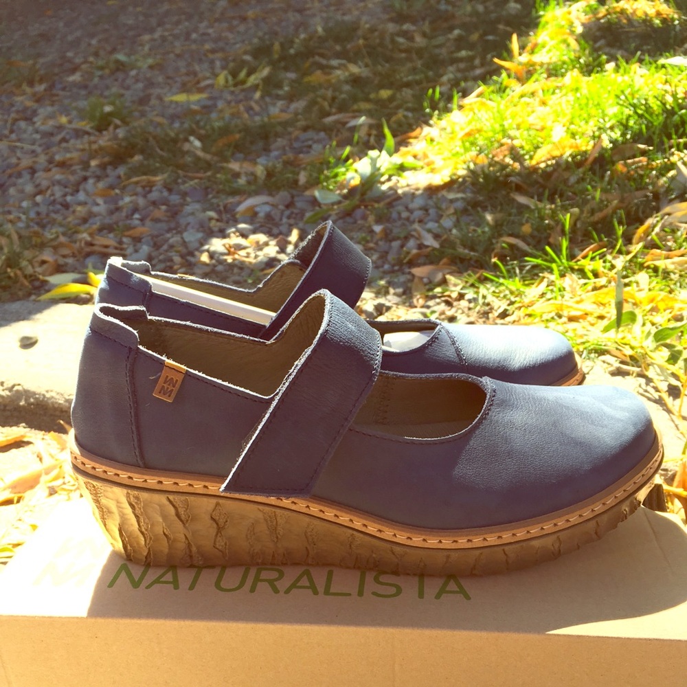 El Naturalista suede mary jane